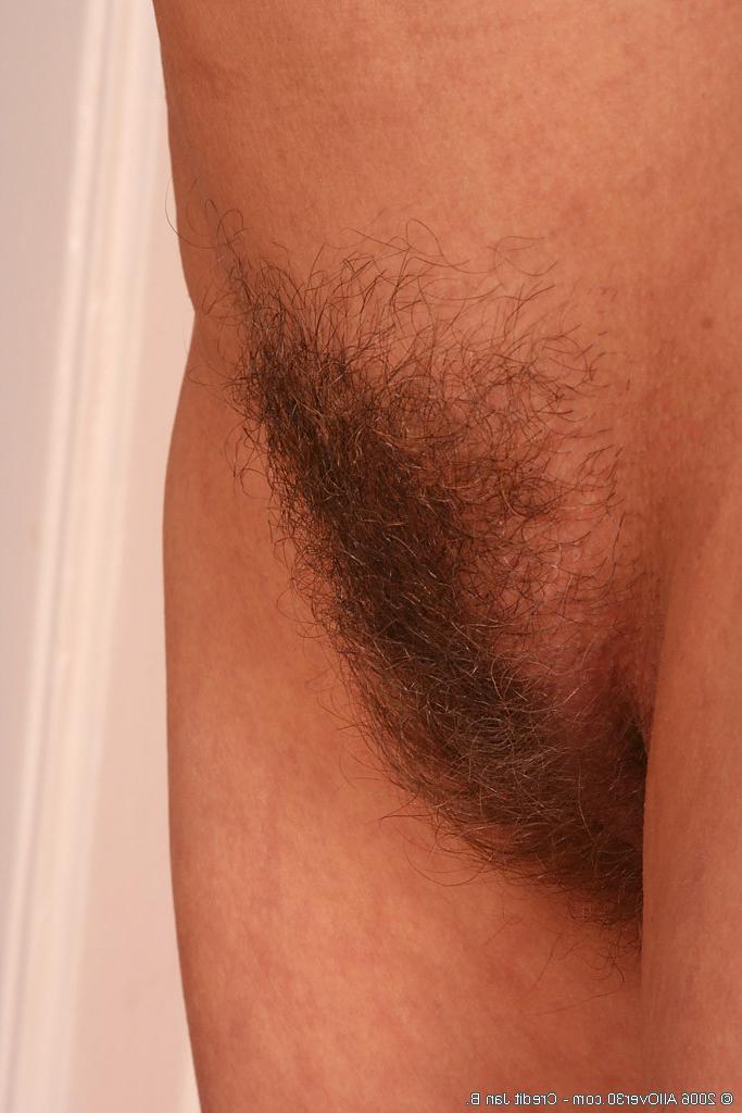 16P elegant mature and hairy blonde merilyn