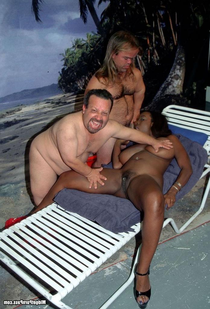 16P Hardcore midgets fucking black babe