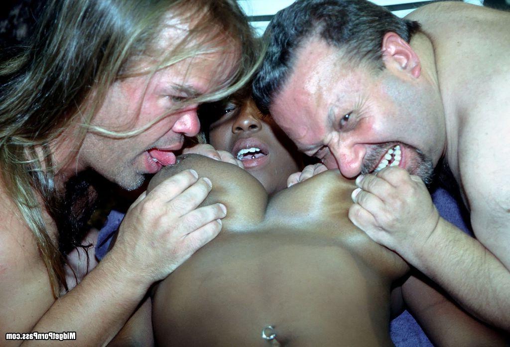 16P Hardcore midgets fucking black babe