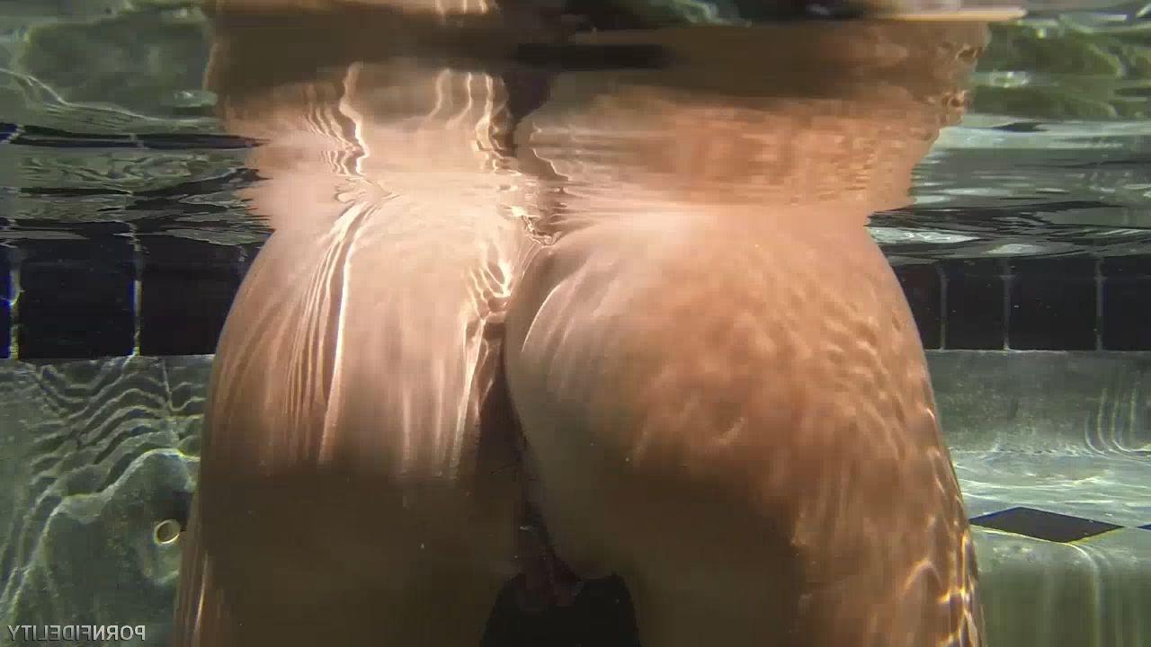 16P Busty milf Brandi Love banged and creamed