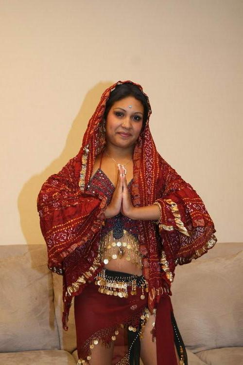 15P Hot indian chick Monkia gets her pussy drilled and ends up cum showered