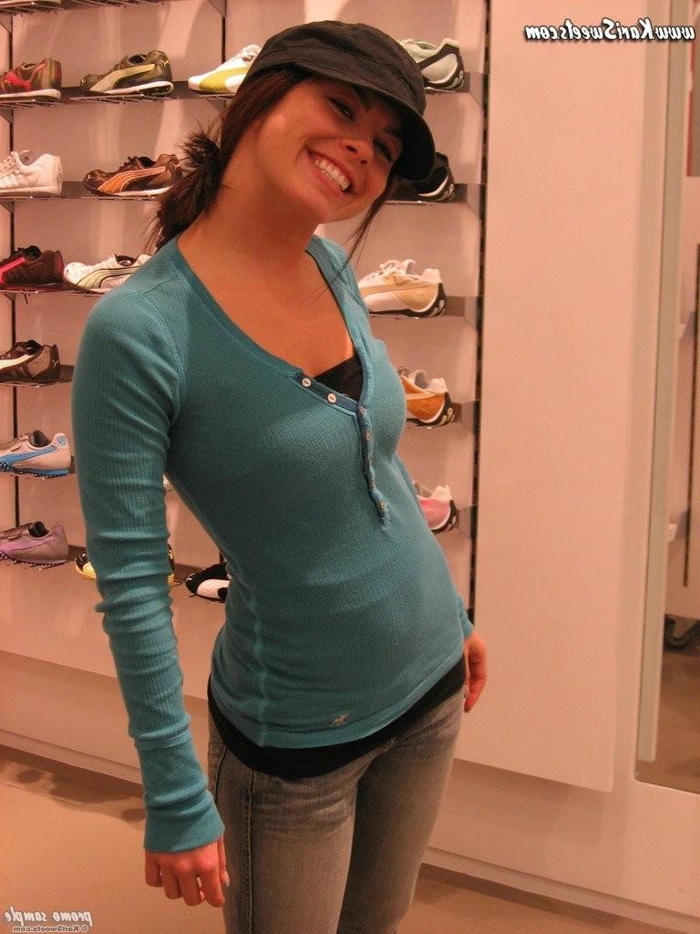 16P cute teen shopping