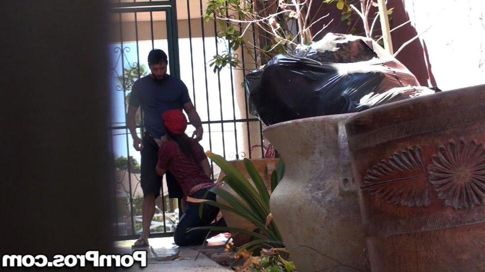 16P Horny babe caught having sex in public