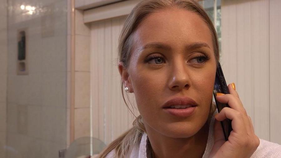 16P Nicole Aniston cheats on her hubby with a guy