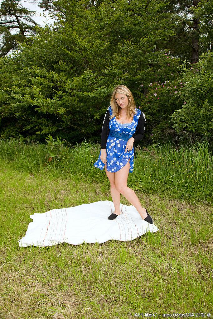 15P Watch busty MILF Janny Badeau strip and spread in the farmers field|Jenny Badeau