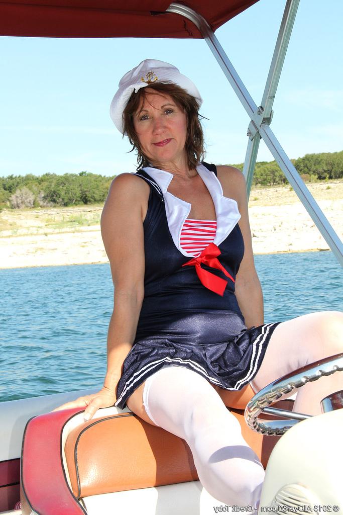 16P 53 YO milf out on her boat