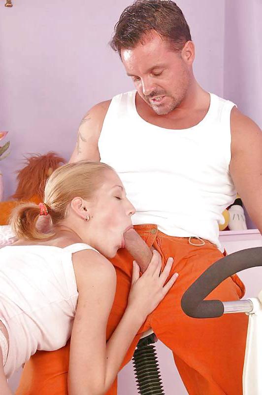 25P Blond sporty Pauline has sex with her trainer