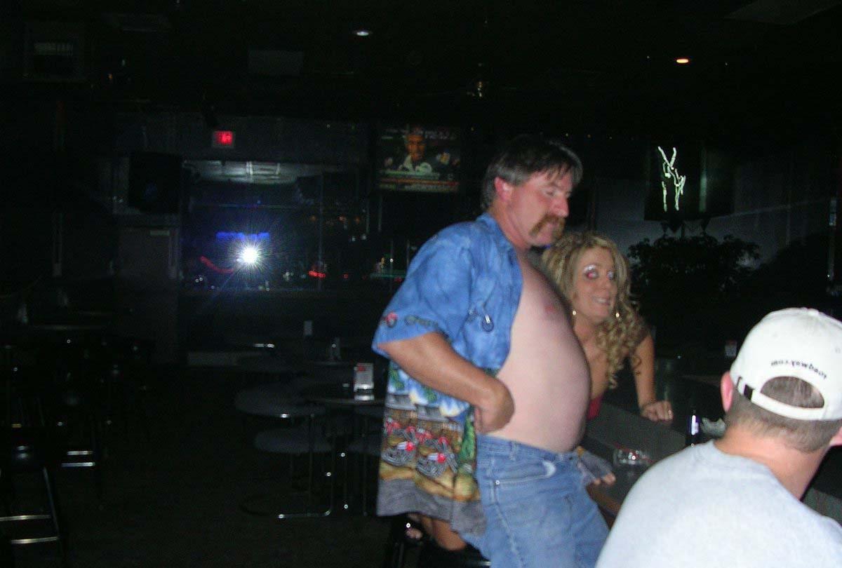 14P Busty MILF's Showing Off 