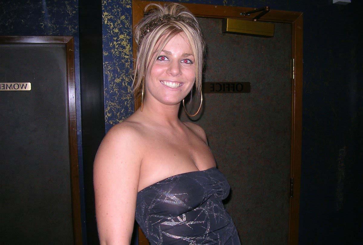 14P Busty MILF's Showing Off 