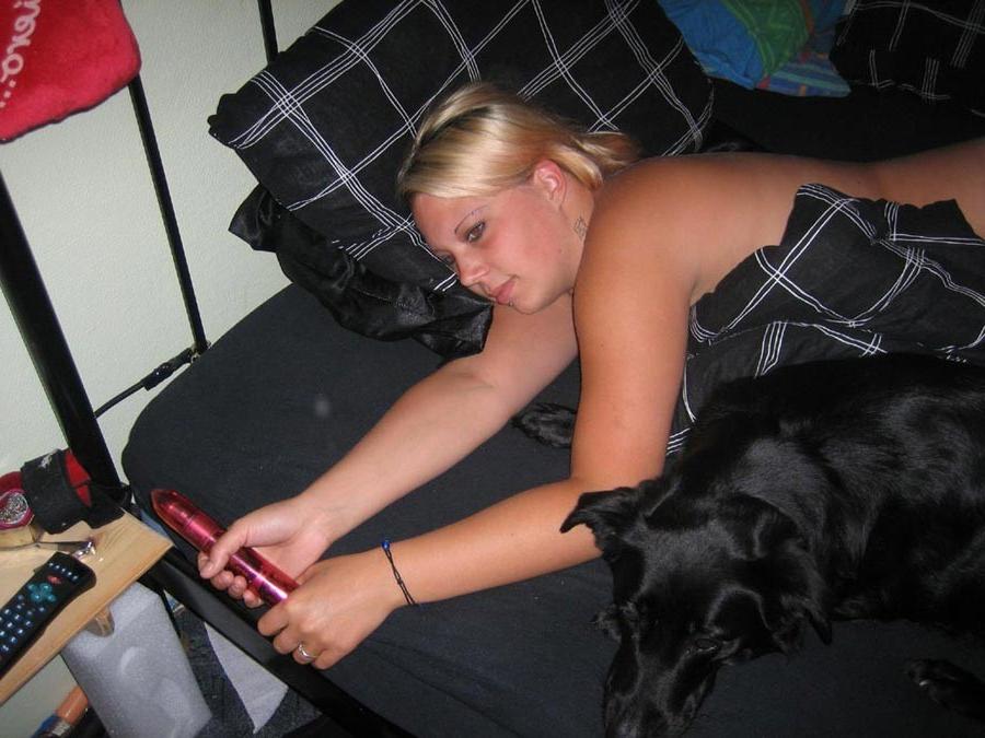 20P Amateur housewife hardcore dildo and lesbian home action