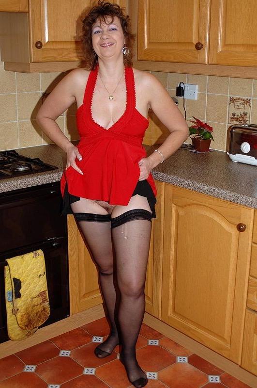 16P Mature housewife gets naughty