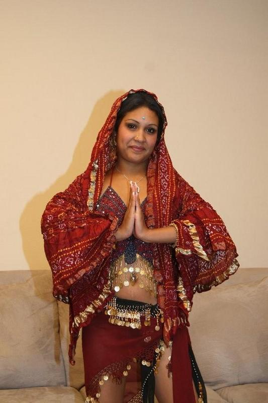 16P Hot indian chick Monkia gets her pussy drilled and ends up cum showered