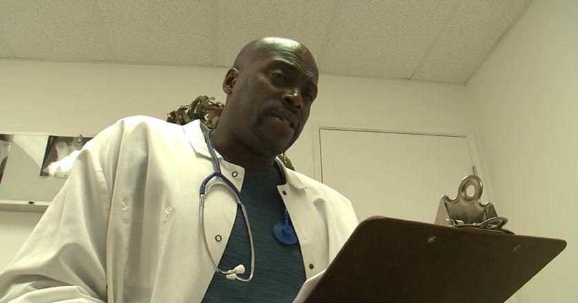 16P Isis Love fucks her black doctor