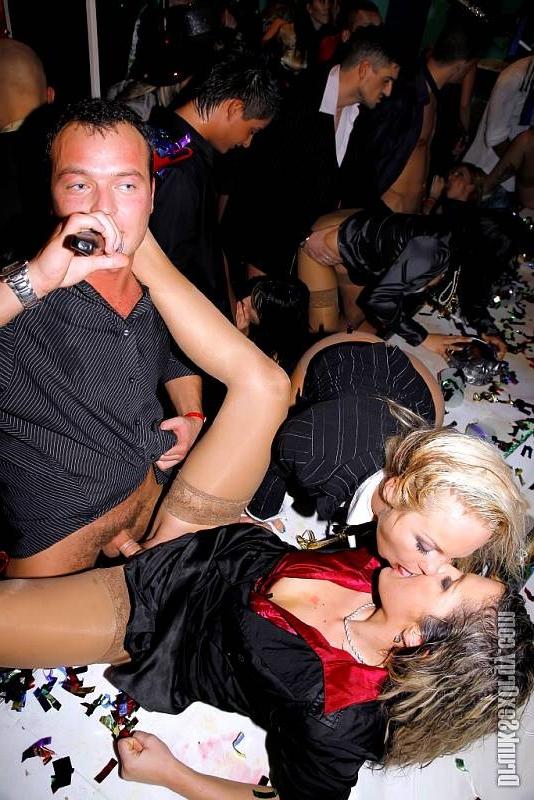 20P Interracial drunk sex orgy