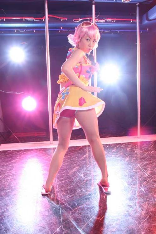 16P Kinky Tokyo Performer