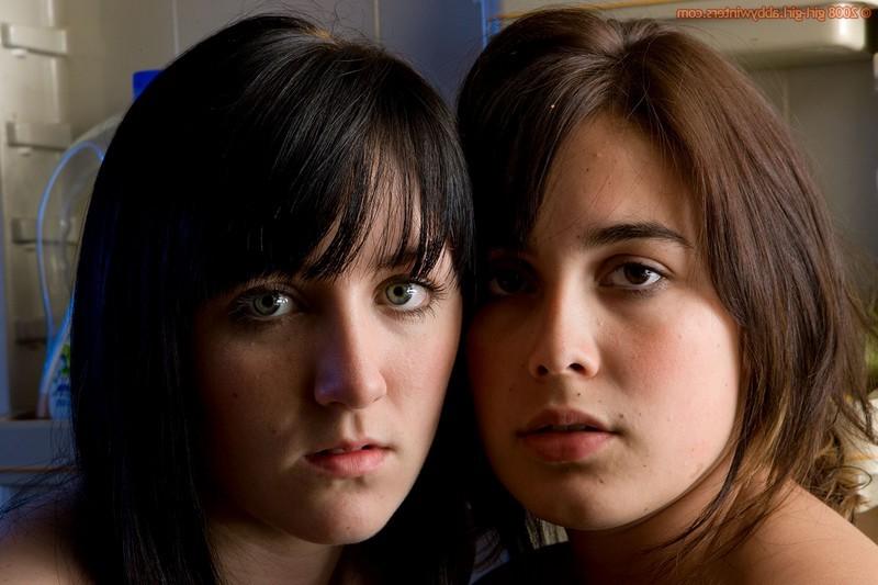 16P Two teens lick and fondle