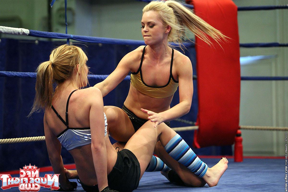 20P Watch these naked amazon fighters wrestle, struggle, suffer, kick and lick Nude 