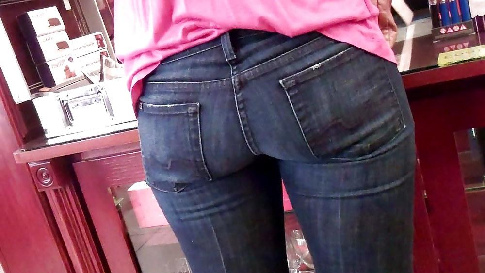 14P Nice ass & butt in blue jeans at the Liquor store