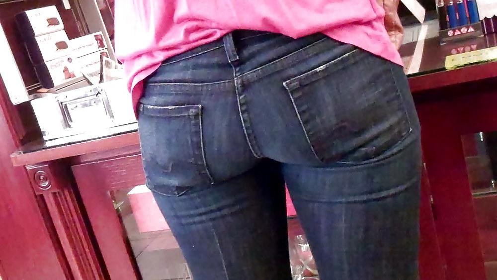 14P Nice ass & butt in blue jeans at the Liquor store