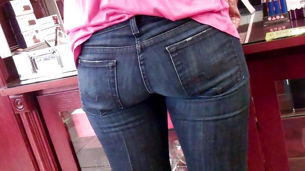14P Nice ass & butt in blue jeans at the Liquor store