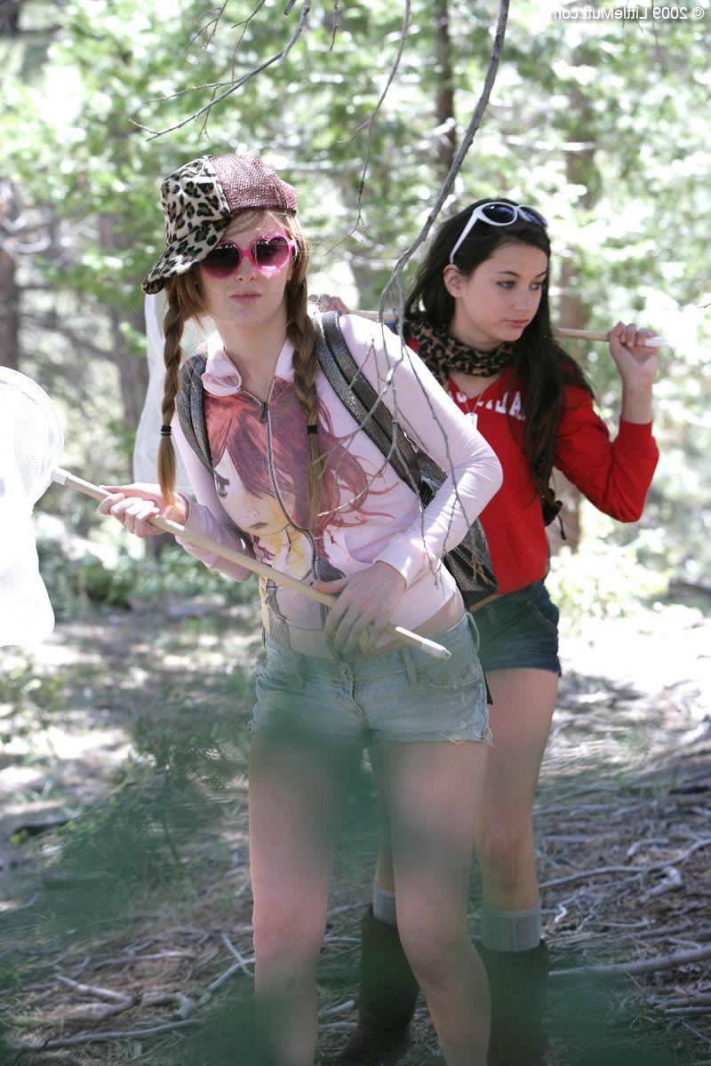 16P Two Cute Teens Licking Pussy In The Woods