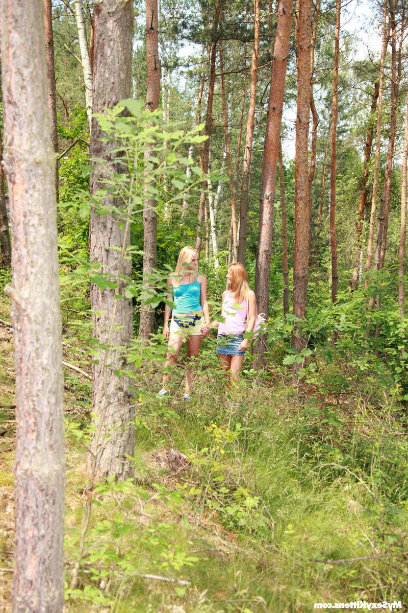 15P Two lesbian girls toying their tight wet pussy in a forest