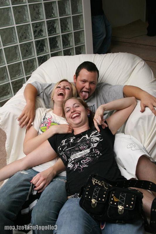 16P Horny and drunk college lesbians having sex at party