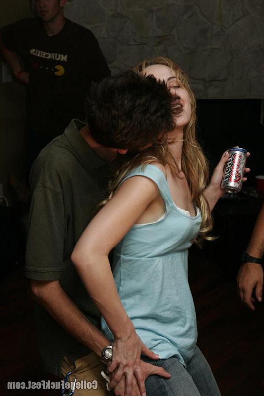 16P Horny drunk coed girls fucking in college sex party