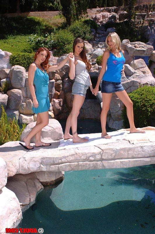 17P Slut lesbian trio in softcore lick sex and masturbating