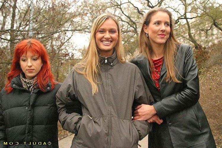 16P Euro redhead lesbian babe threeway group pussy licking oral sex