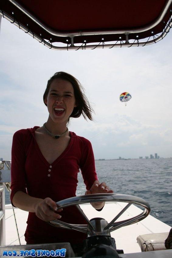 16P Teen lesbian babes on a boat eat pussy