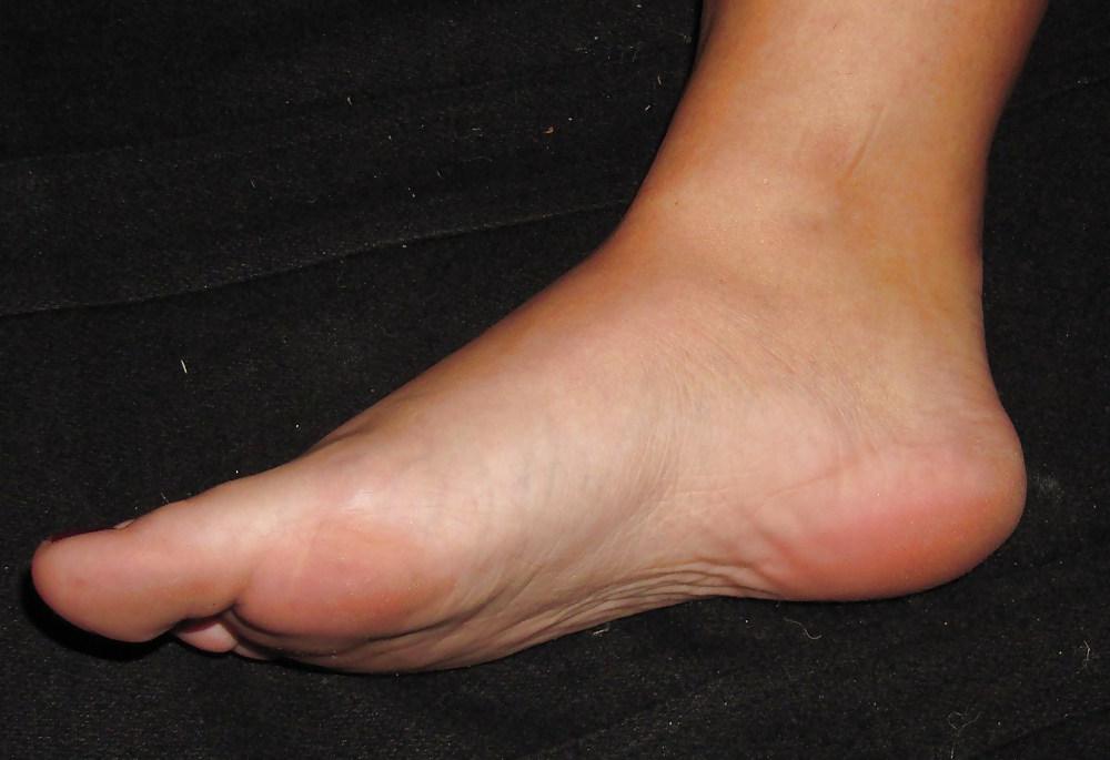 10P Young soles ready for footjob