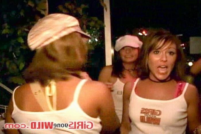 10P Drunk college girls making out and flashing