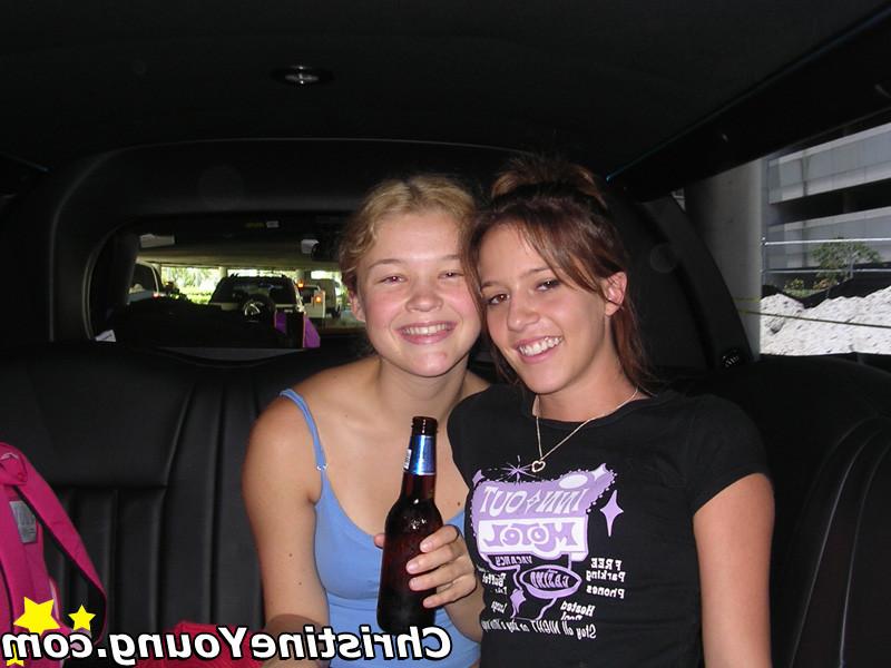 15P sexy teens messing around in a limo