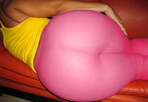 14P More Busty Milfs and Ass