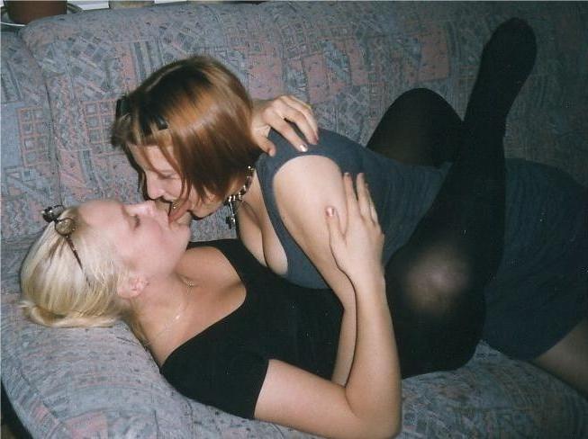 15P Drunk lez college girls kissing