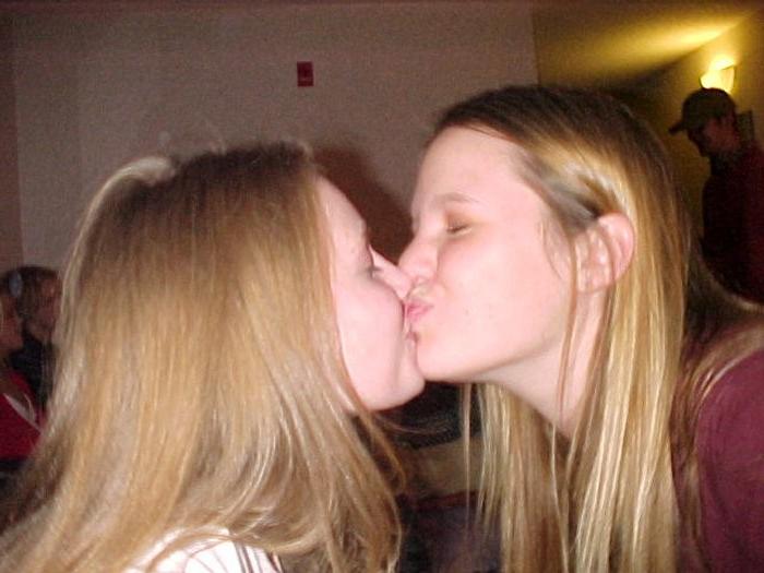 15P Drunk lez college girls kissing