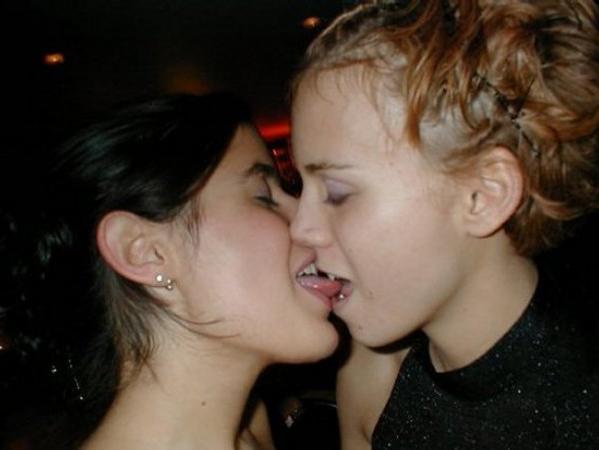 15P Drunk lez college girls kissing