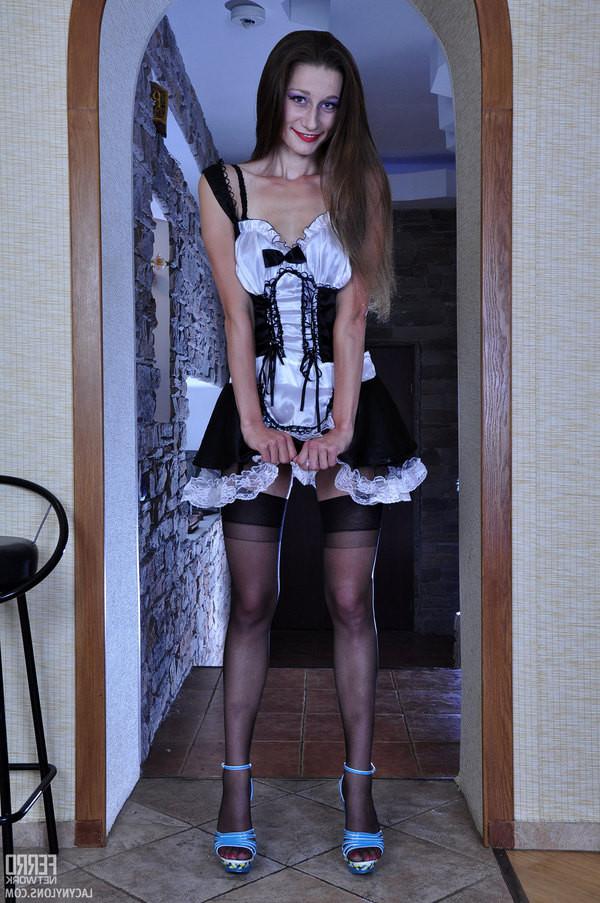 20P Upskirt French Maid