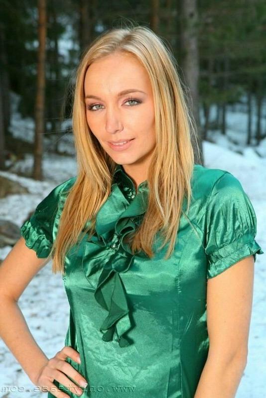 16P Hayley Marie Outdoors in the snow