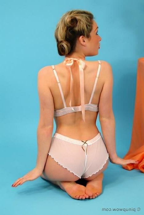 15P Beauty In Sexy Stockings And Lingerie