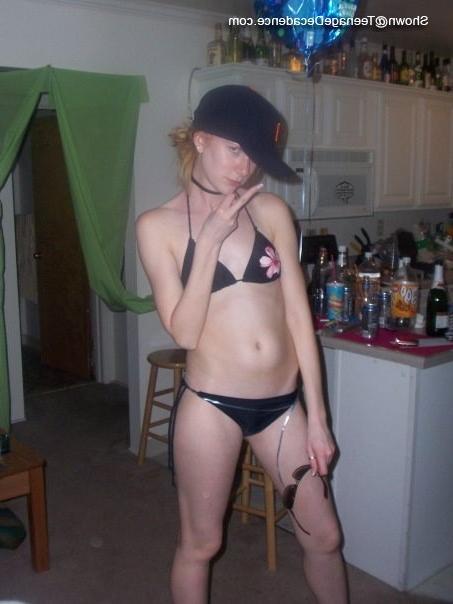 16P Redhead party teen