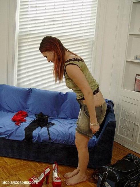 15P redhead teen babe posing in lingerie and stockings