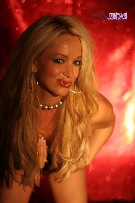 15P Rachel Aziani takes off her tiny corset