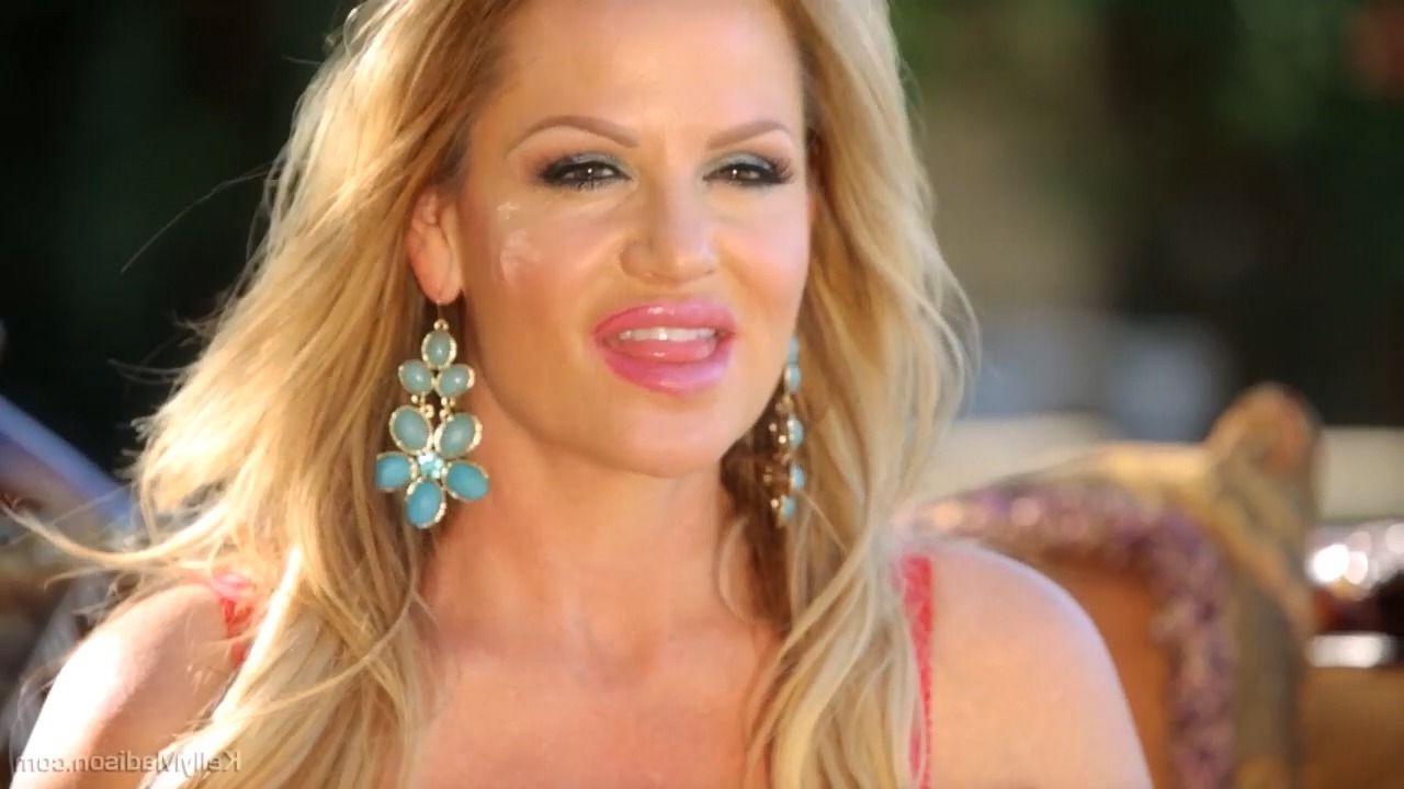 16P Busty Kelly Madison pleasuring herself outdoors