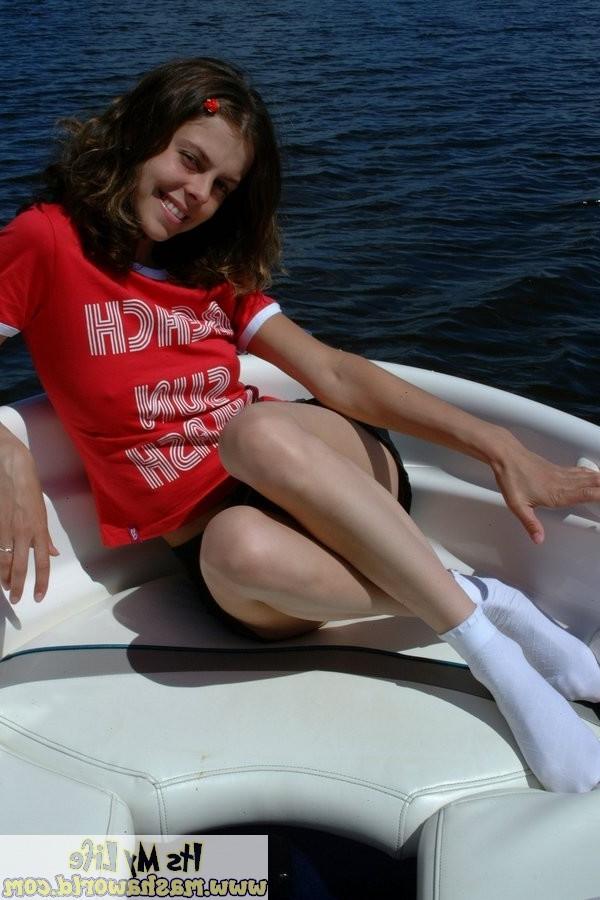 15P Russian teen slut masha spreads on a boat