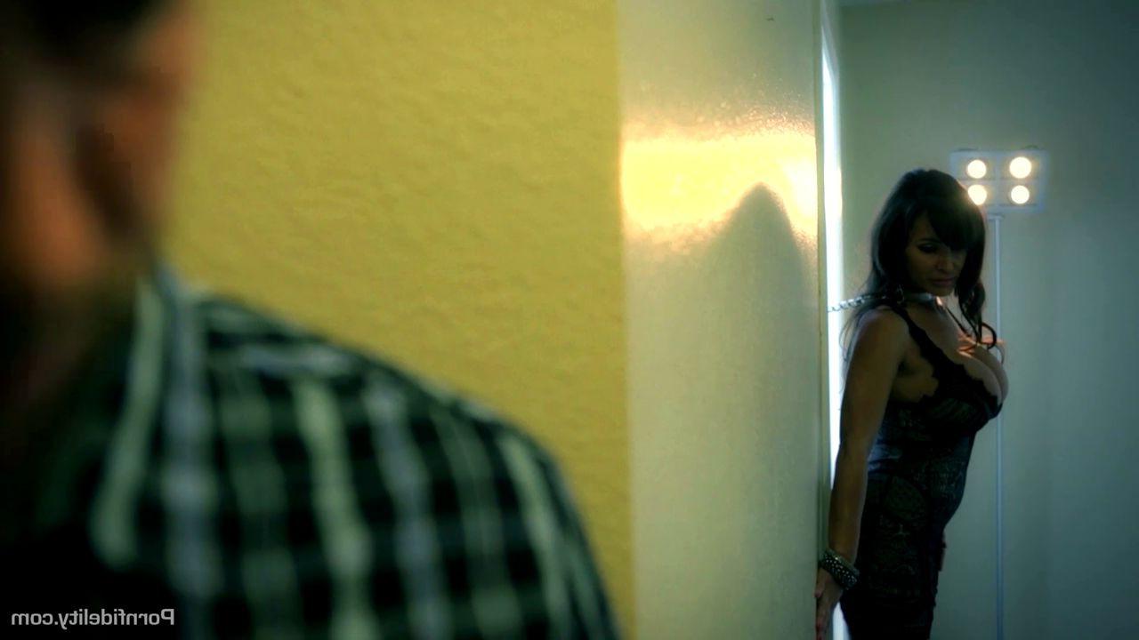 16P Bootylicious milf Lisa Ann fucked while in chains