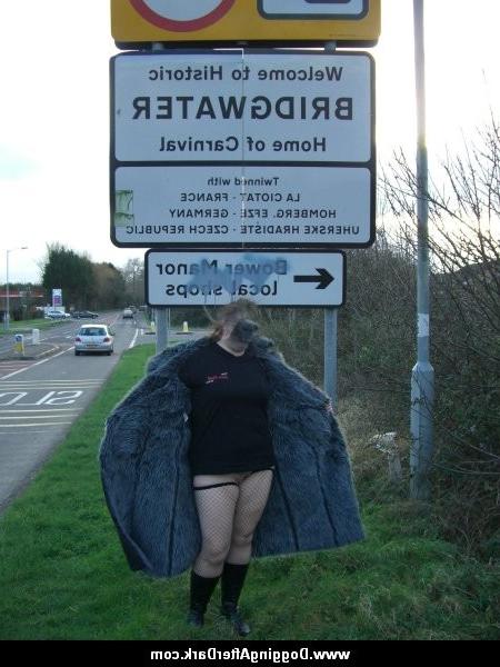 12P Older amateur womans getting fucked outdoor