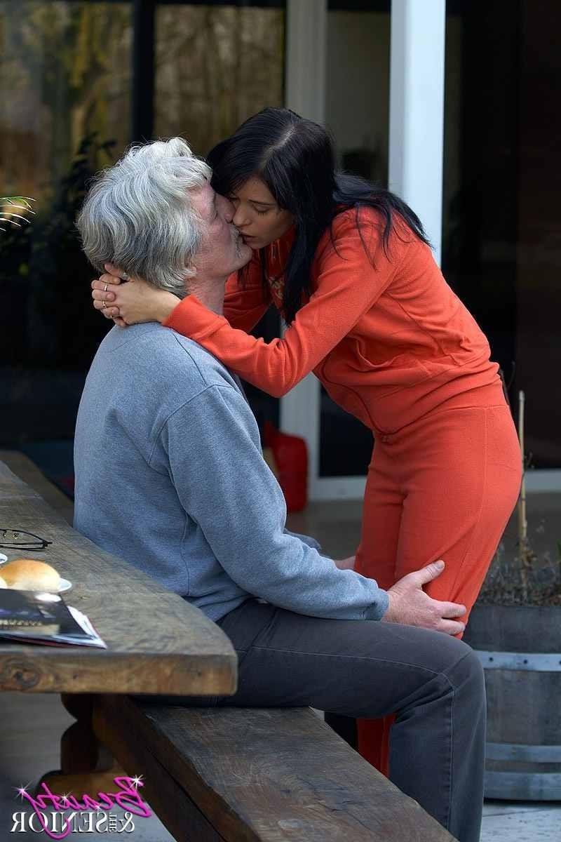 15P Old man gets lucky with a young babe