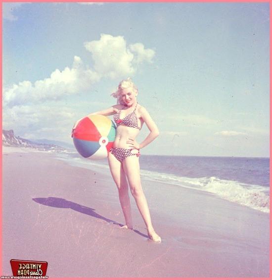 12P Sensual blonde sixties babes showing their fine body parts